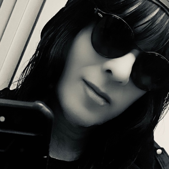 Meet your Posher, Posh - Picture 4 of 4